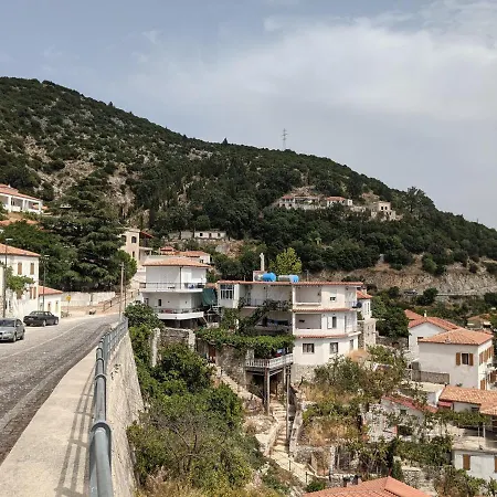 Shotgun & אכסניה *