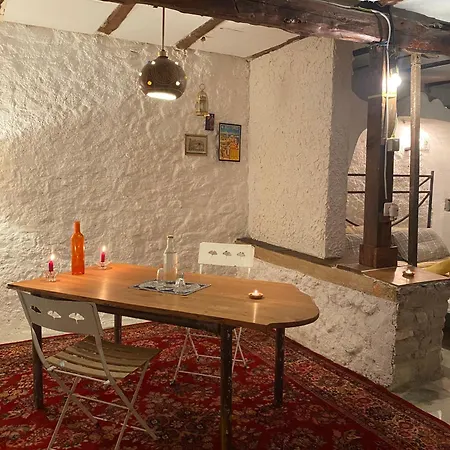 Shotgun & Hostel Vuno