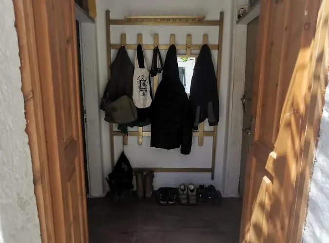 Shotgun & Hostel Vuno